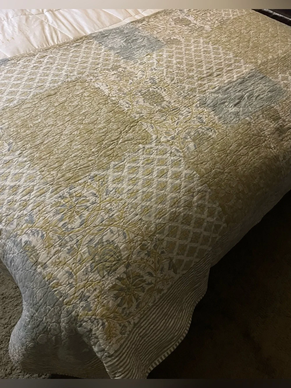 Heavy! JCPENNY. Quilt 86”x84” in bl/gray, gold, tan, & cream. 100% Cotton